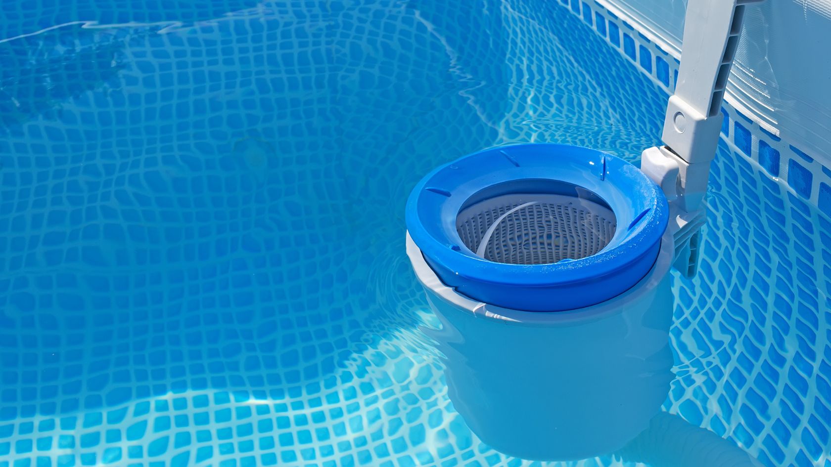 a floating pool filter in water